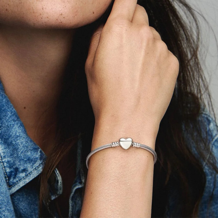 Pulseira malha Snake com Fecho Coração Gravável Pandora Moments